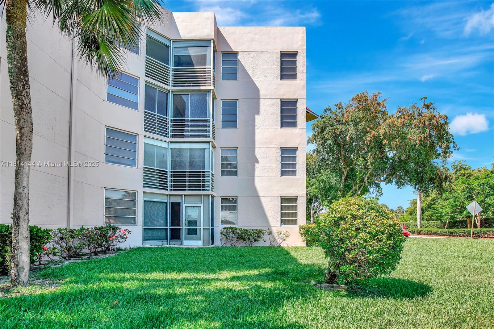 CONDO 8 OF SABAL PALM - Residential