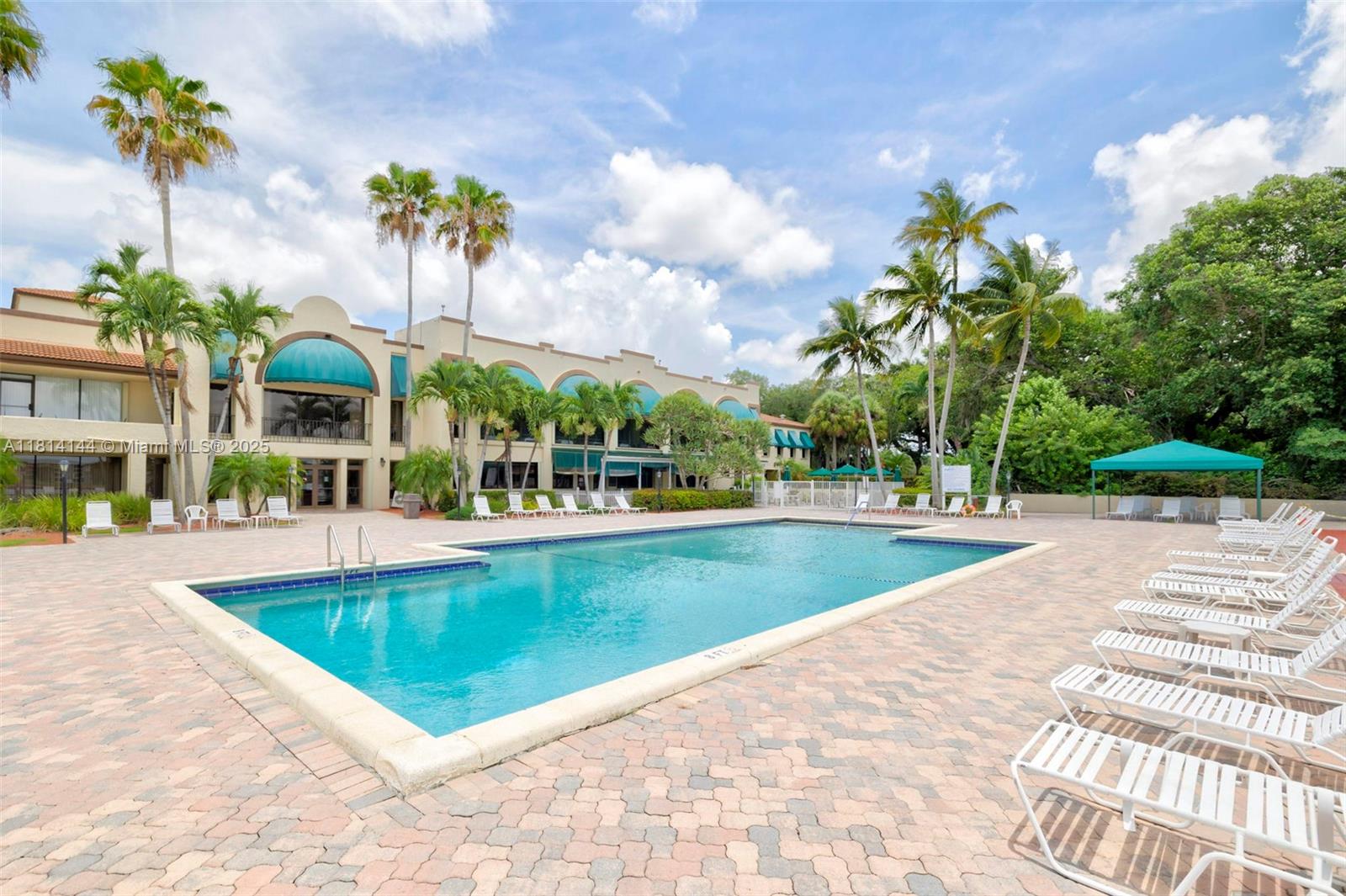 CONDO 8 OF SABAL PALM - Residential