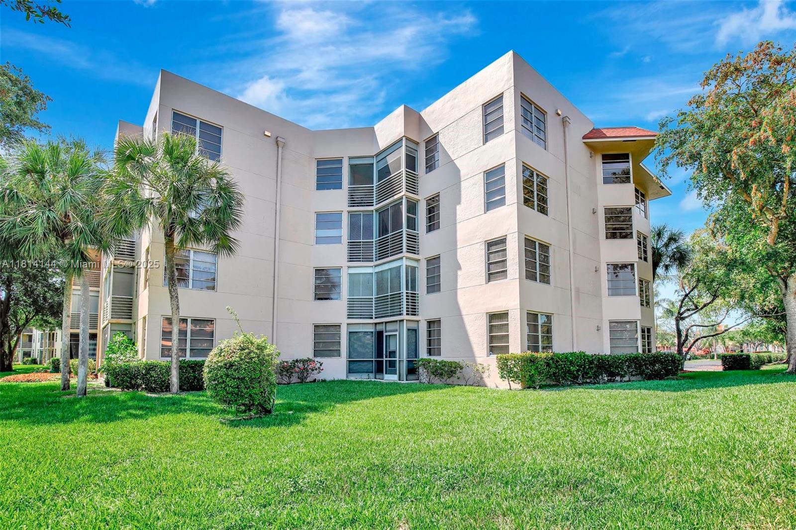 CONDO 8 OF SABAL PALM - Residential