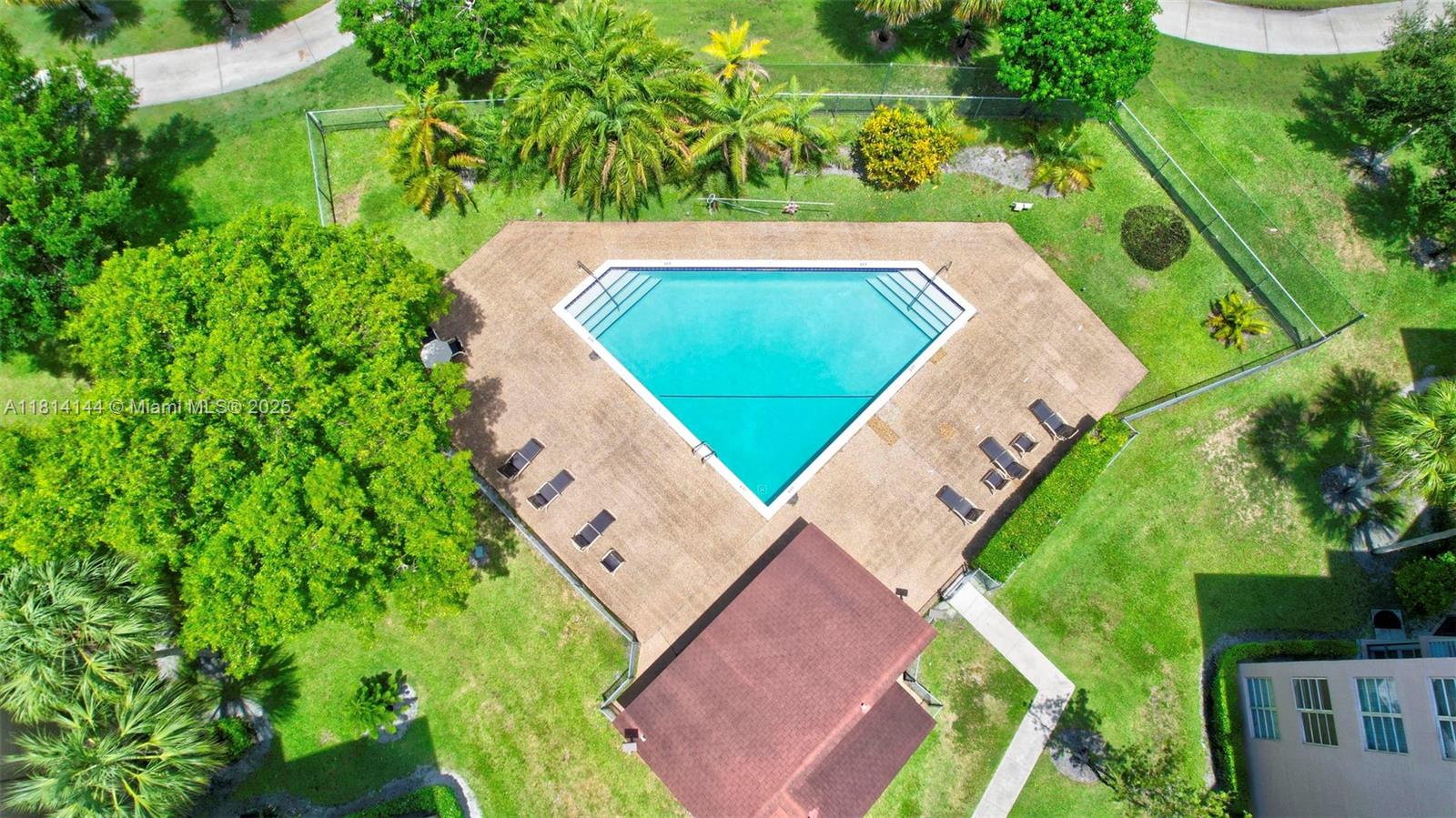 CONDO 8 OF SABAL PALM - Residential
