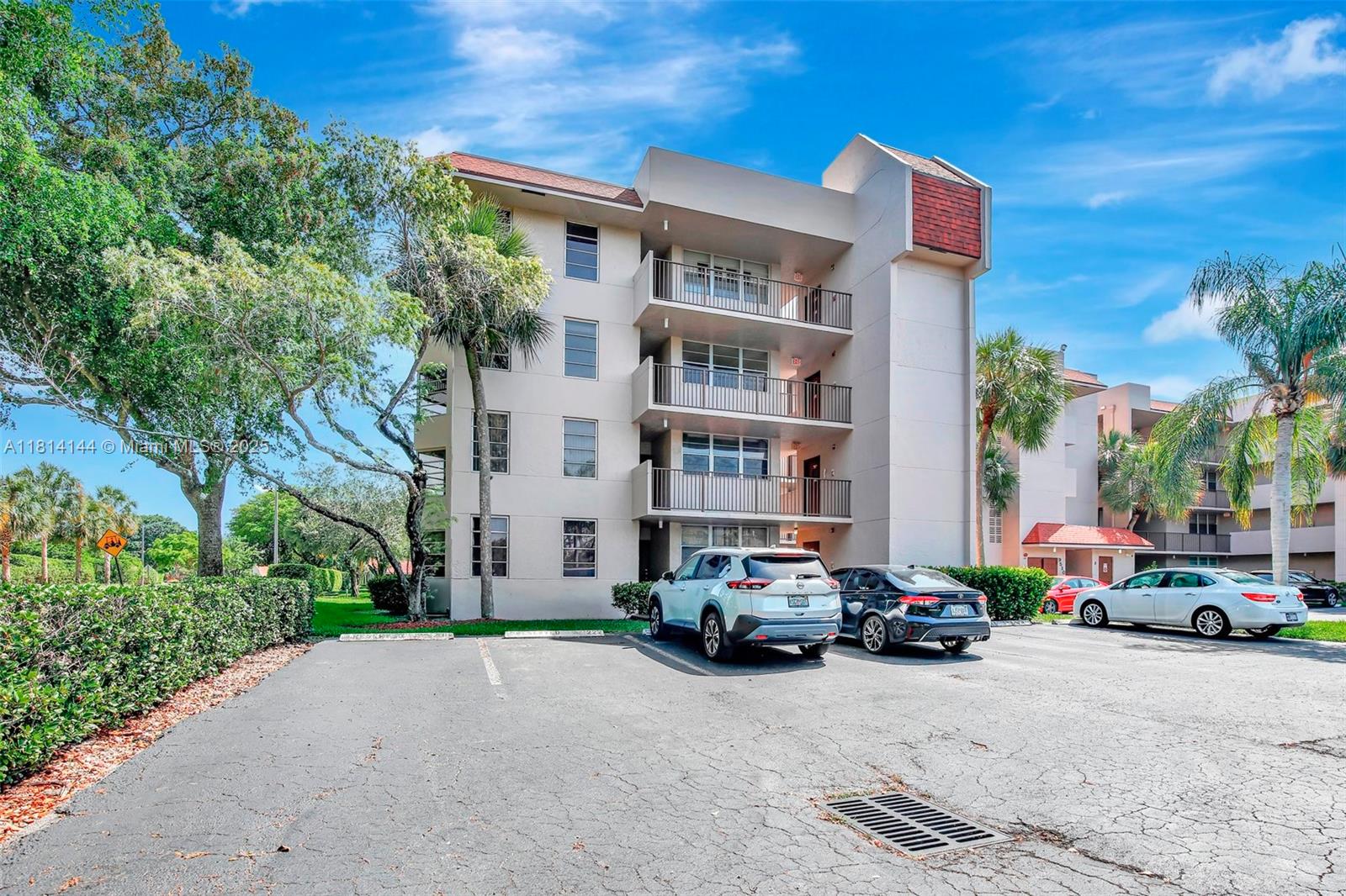 Property for Sale at 9510 Seagrape Dr 101, Davie, Broward County, Florida - Bedrooms: 3 
Bathrooms: 2  - $262,000