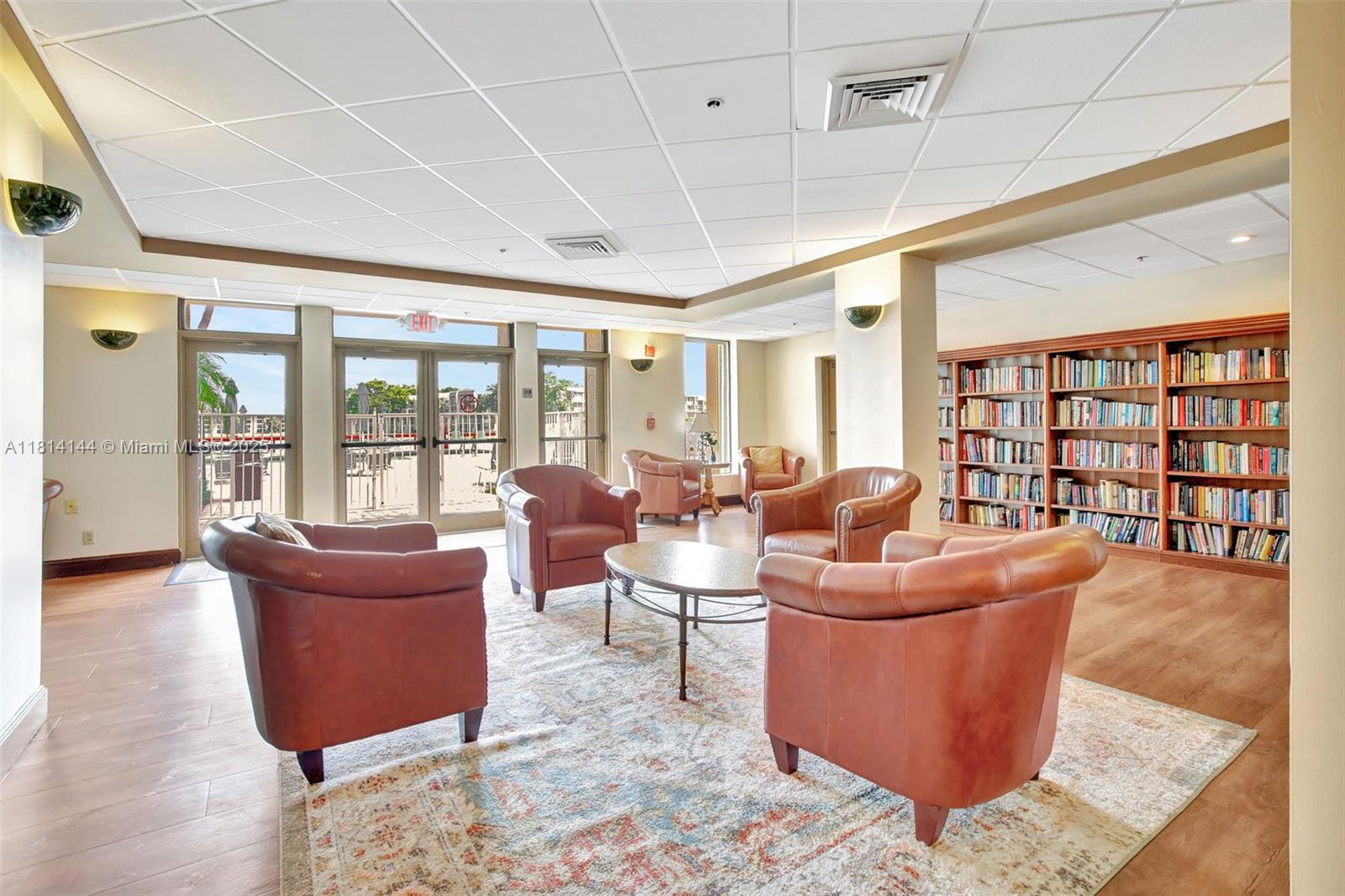 CONDO 8 OF SABAL PALM - Residential