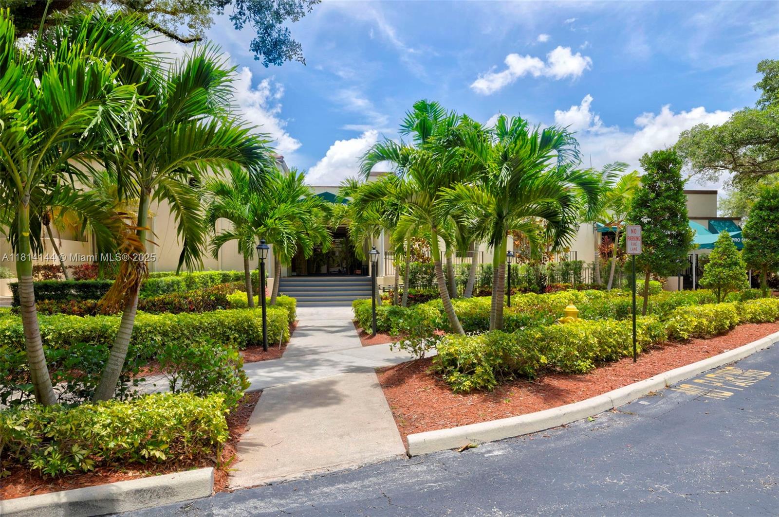 CONDO 8 OF SABAL PALM - Residential