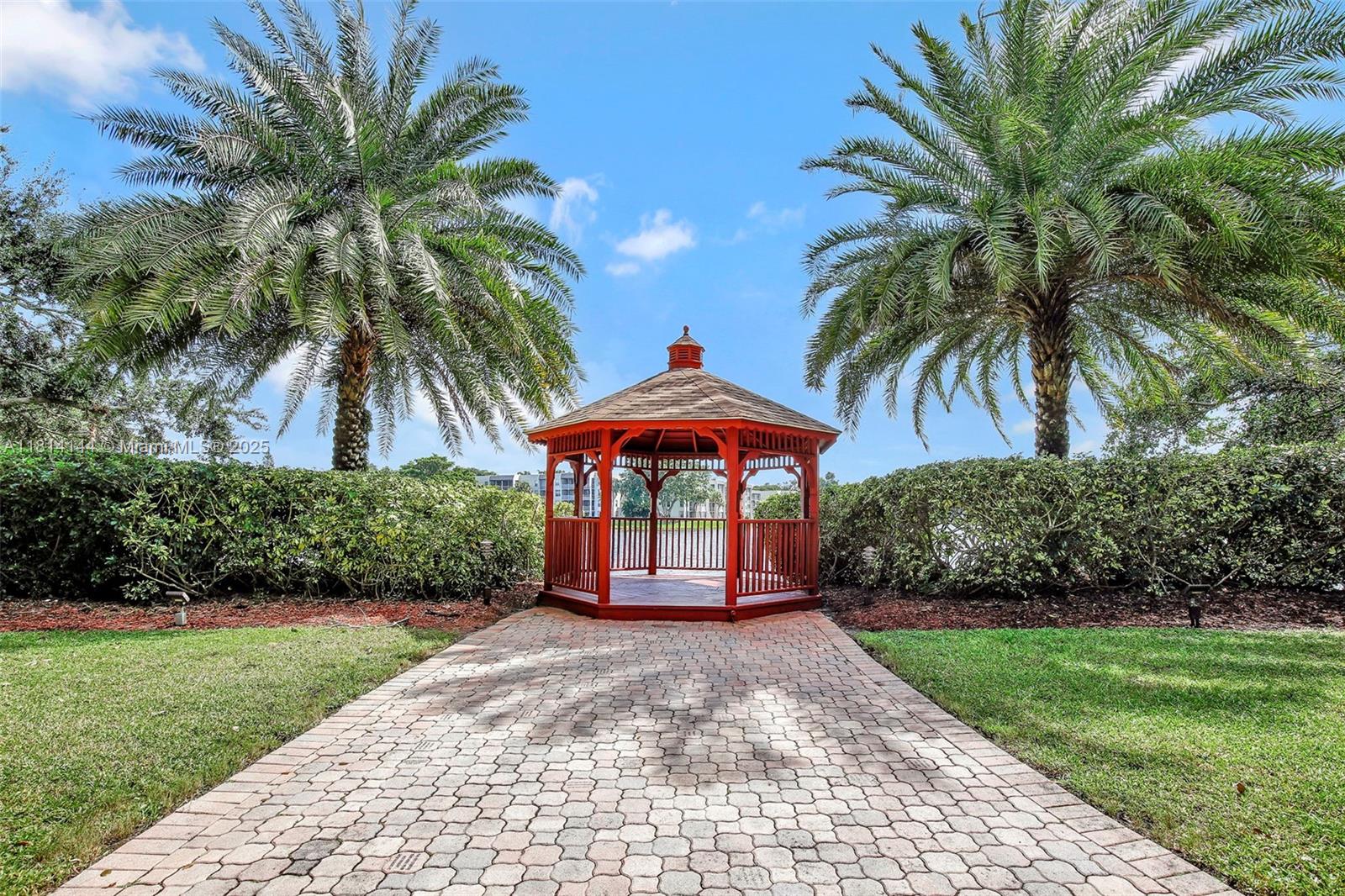 CONDO 8 OF SABAL PALM - Residential