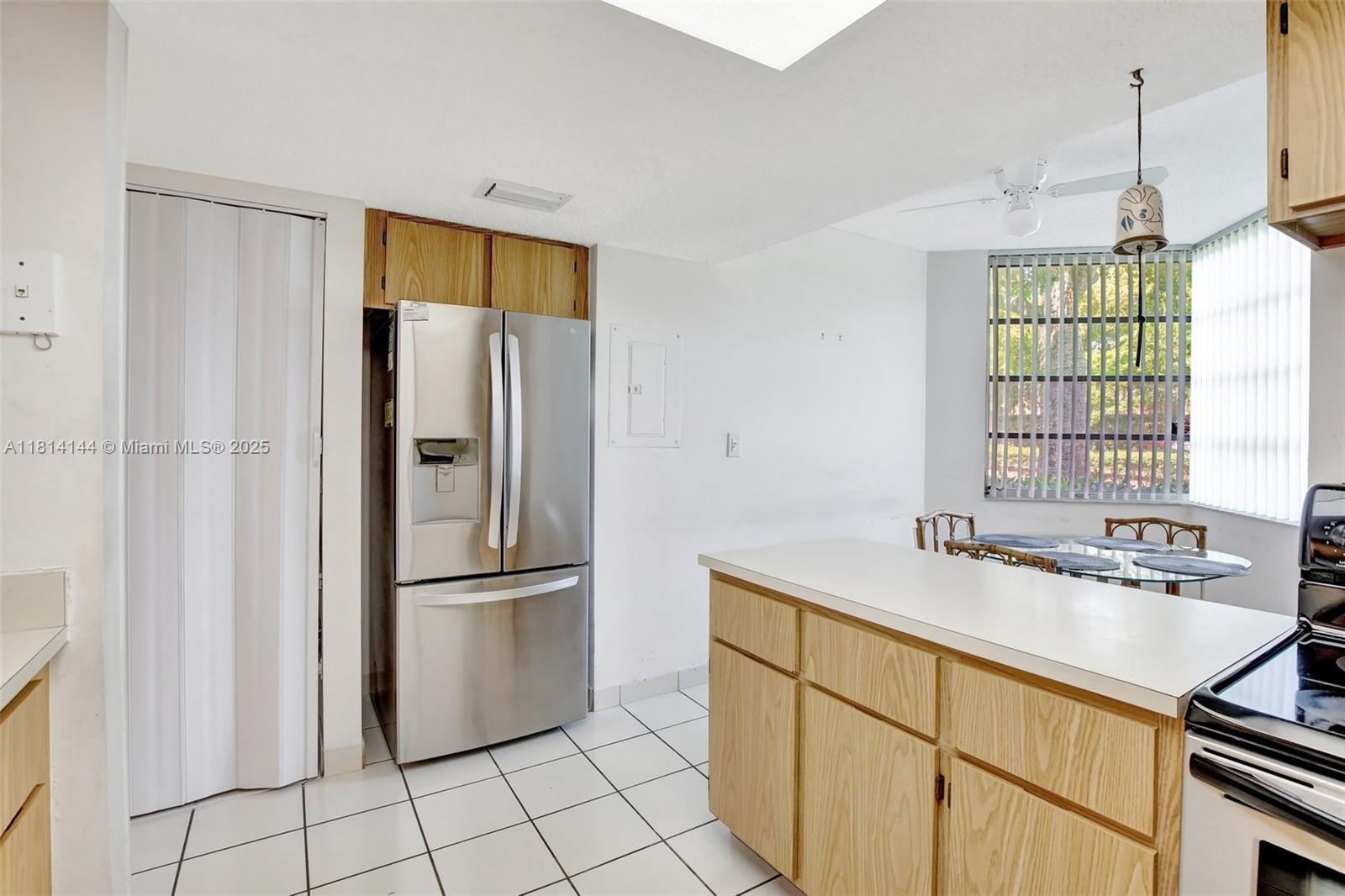 CONDO 8 OF SABAL PALM - Residential