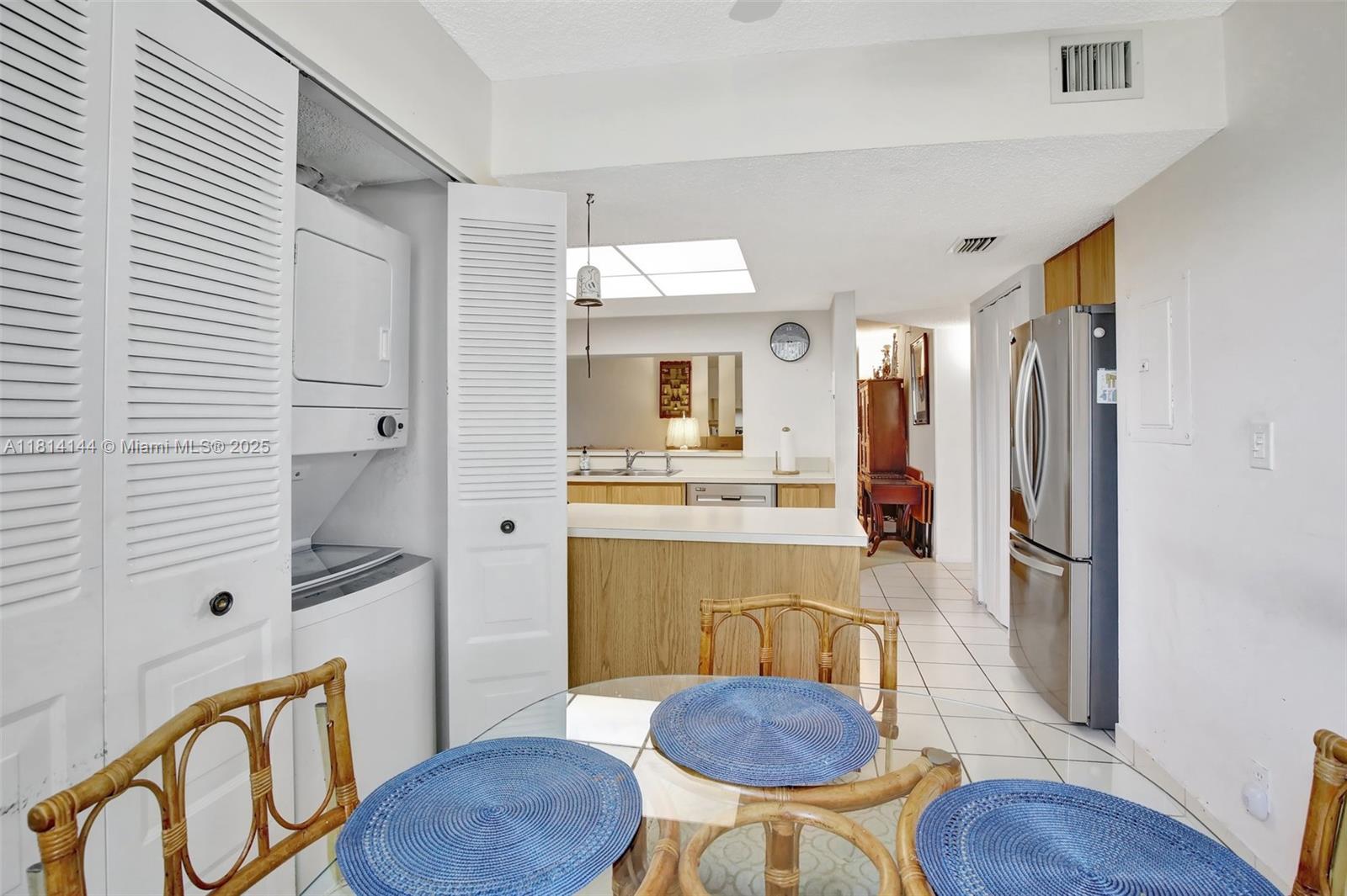 CONDO 8 OF SABAL PALM - Residential