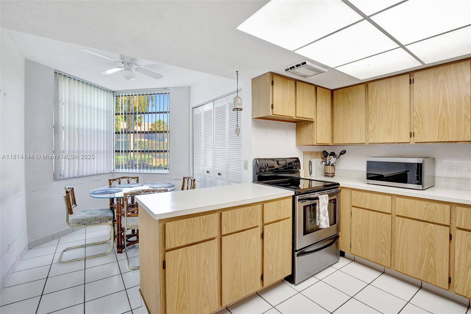CONDO 8 OF SABAL PALM - Residential