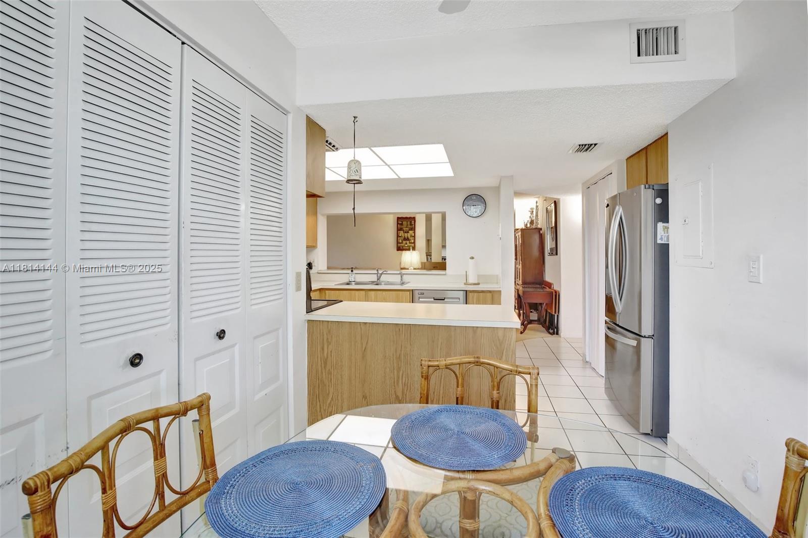 CONDO 8 OF SABAL PALM - Residential