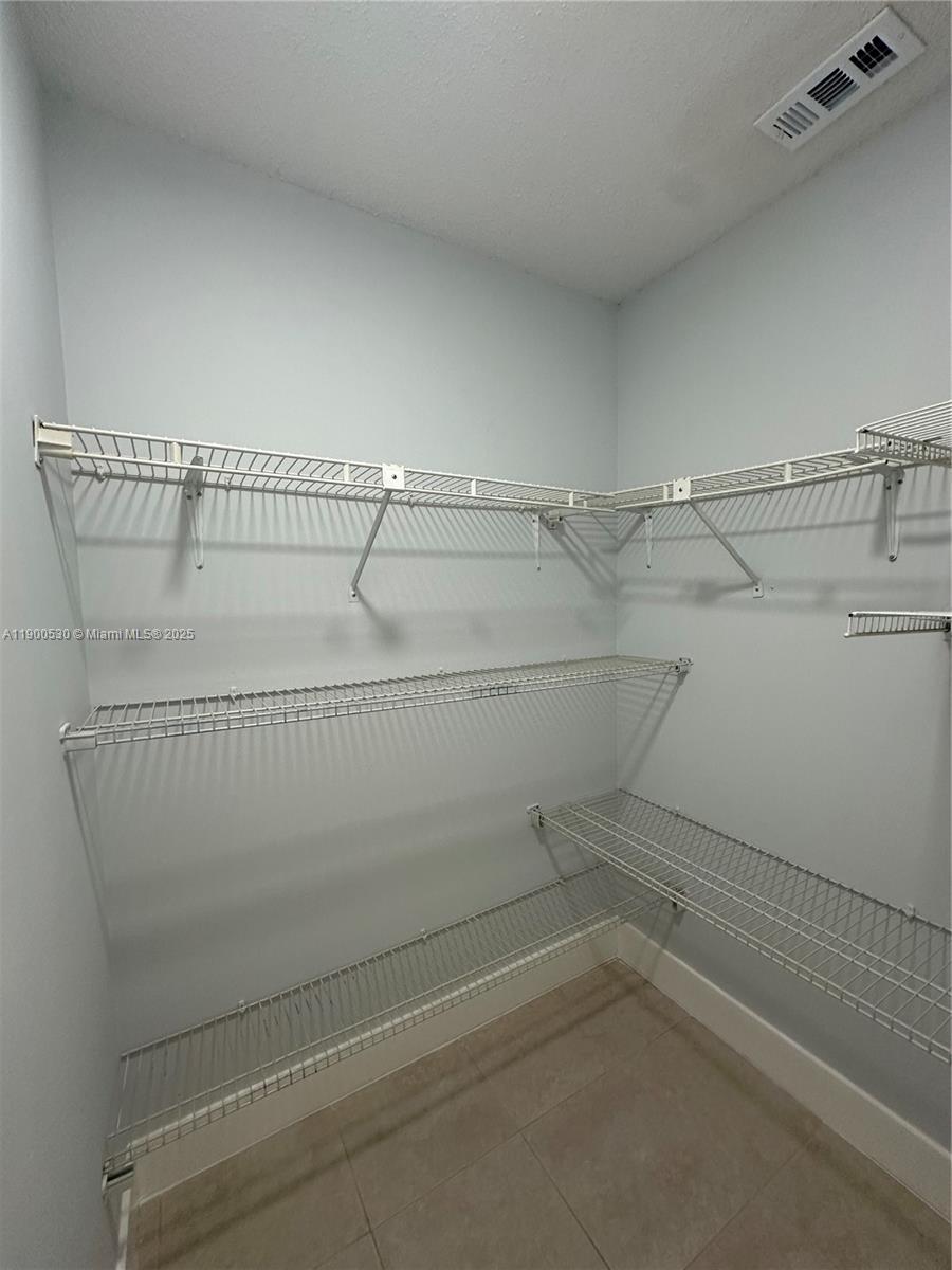 WOODSTREAM - Residential Lease