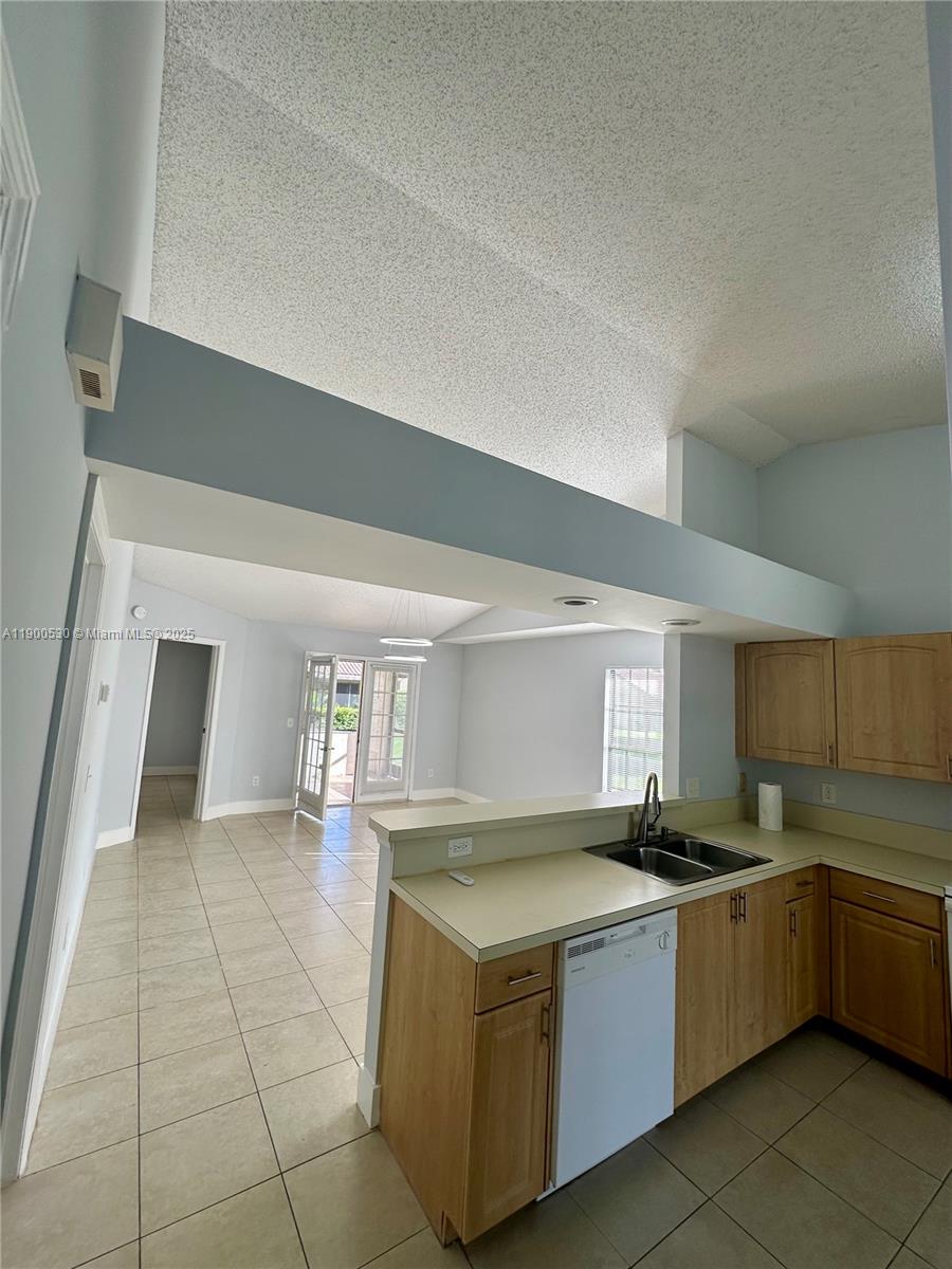 WOODSTREAM - Residential Lease