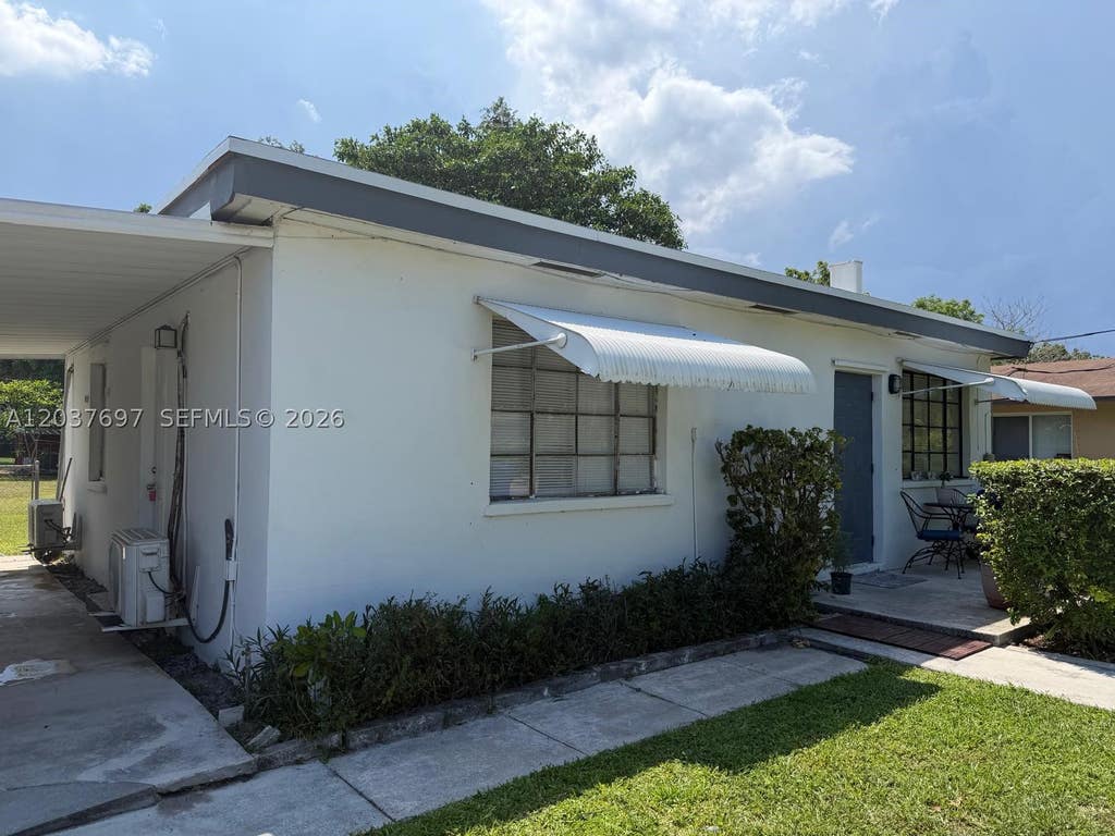 Photo of 1324 N 58 Ave #1, Hollywood, FL 33021 (MLS # A12037697)