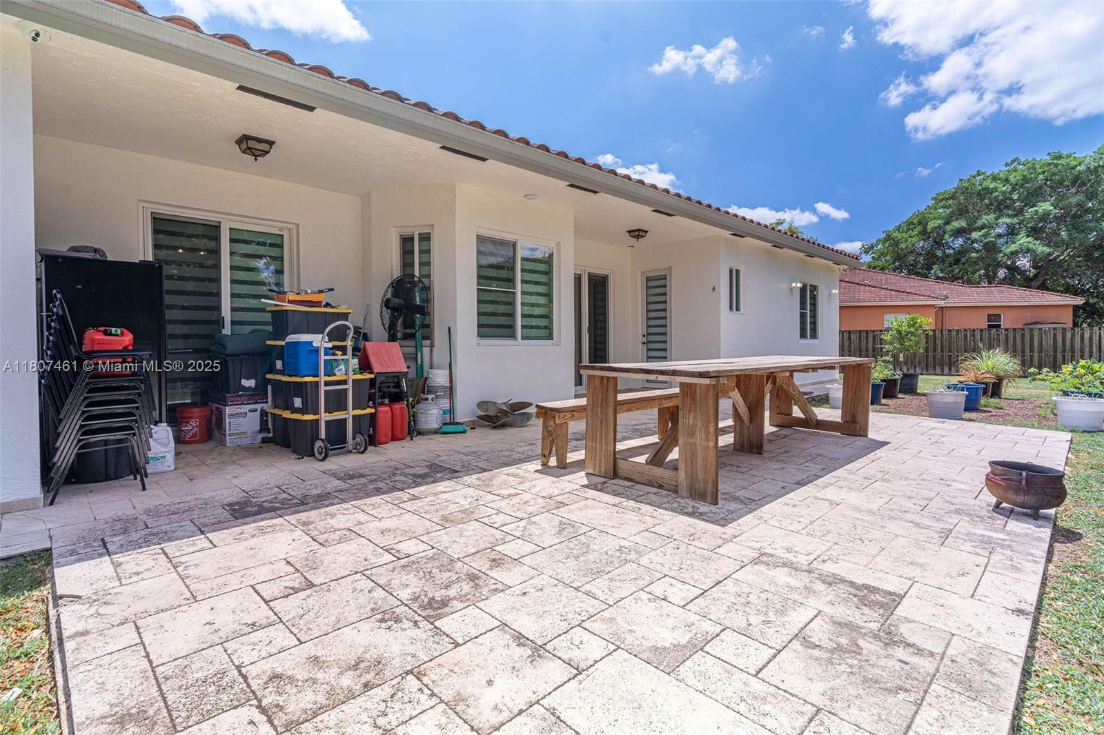 OLD COUNTRY ROAD ESTATES - Residential