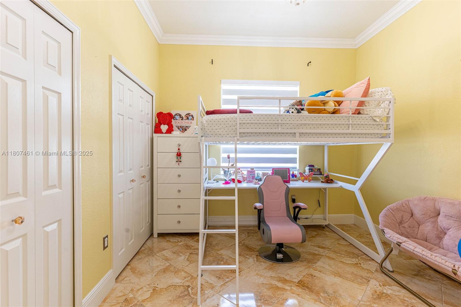 OLD COUNTRY ROAD ESTATES - Residential