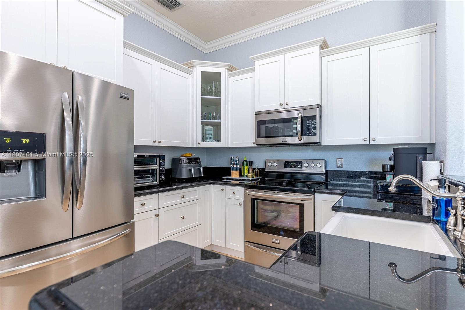 OLD COUNTRY ROAD ESTATES - Residential