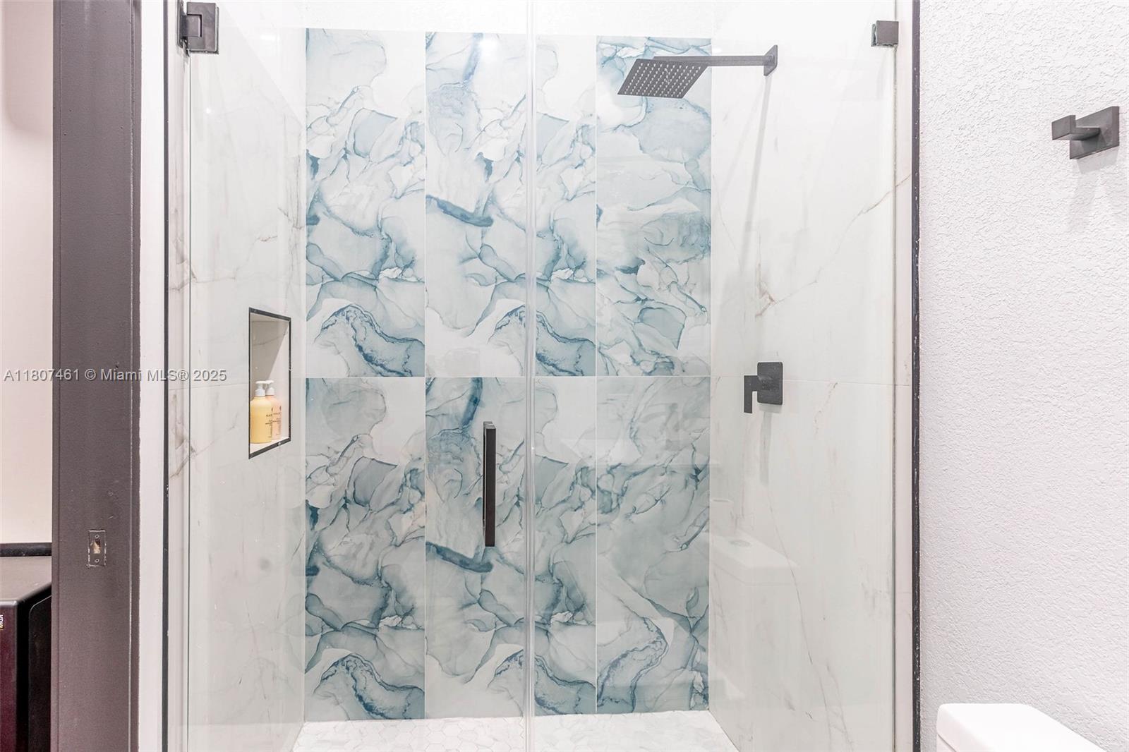 OLD COUNTRY ROAD ESTATES - Residential