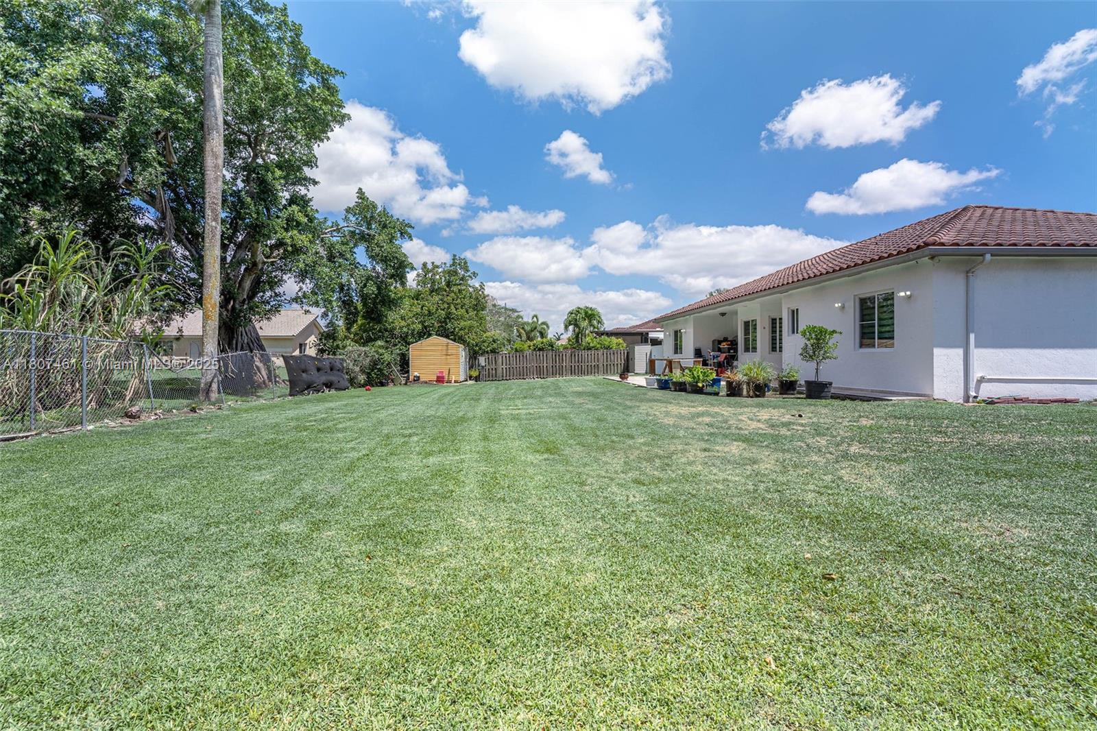 OLD COUNTRY ROAD ESTATES - Residential