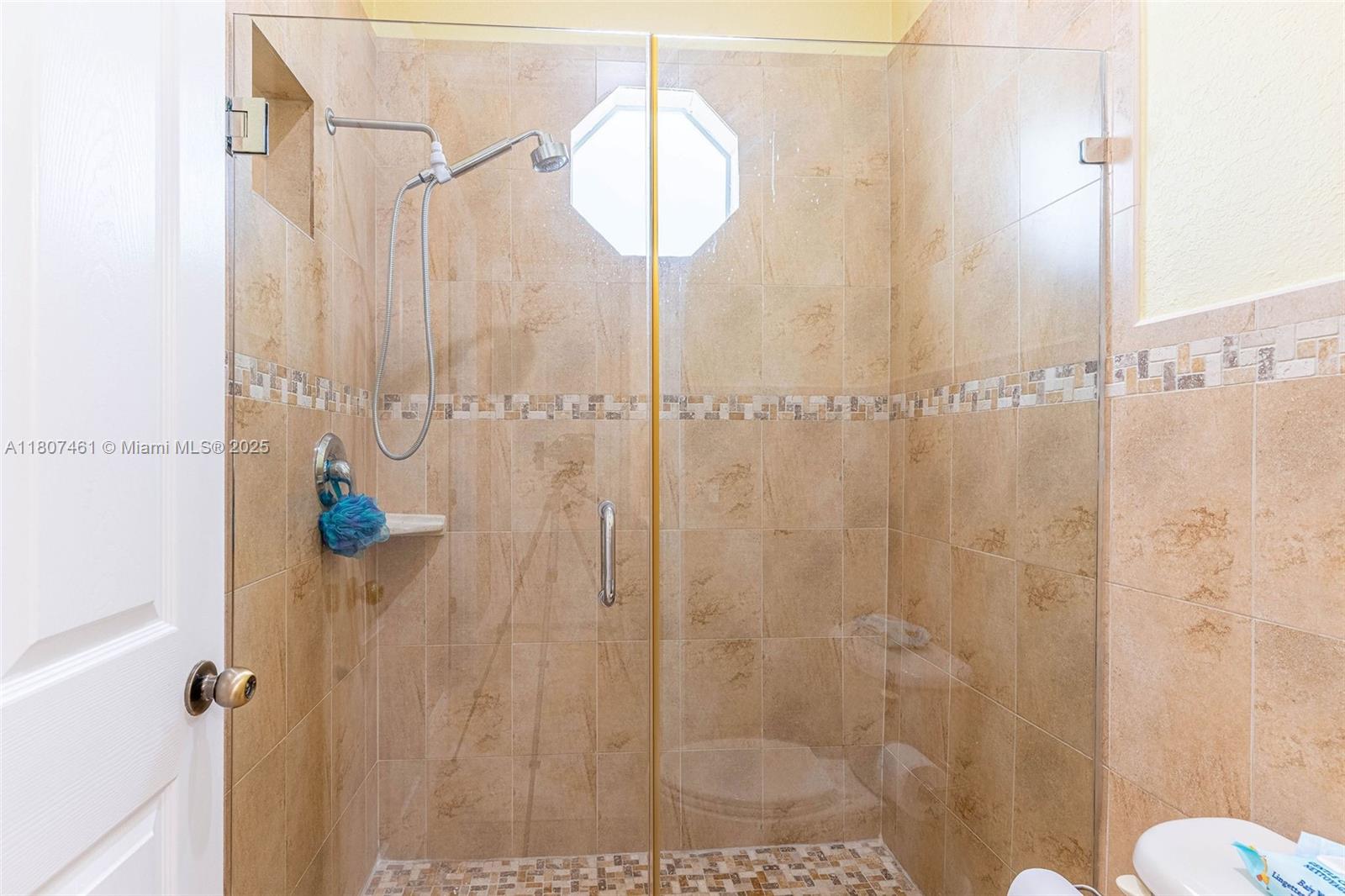 OLD COUNTRY ROAD ESTATES - Residential