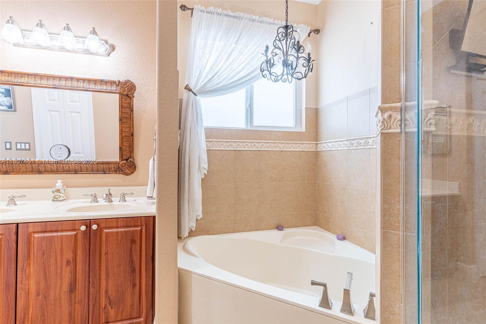 OLD COUNTRY ROAD ESTATES - Residential