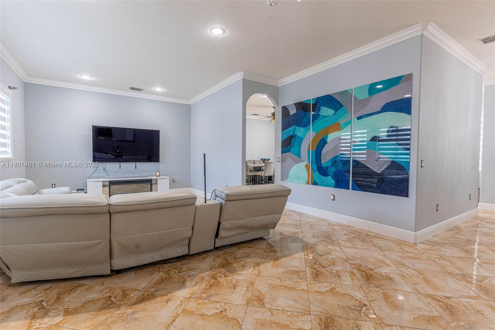 OLD COUNTRY ROAD ESTATES - Residential