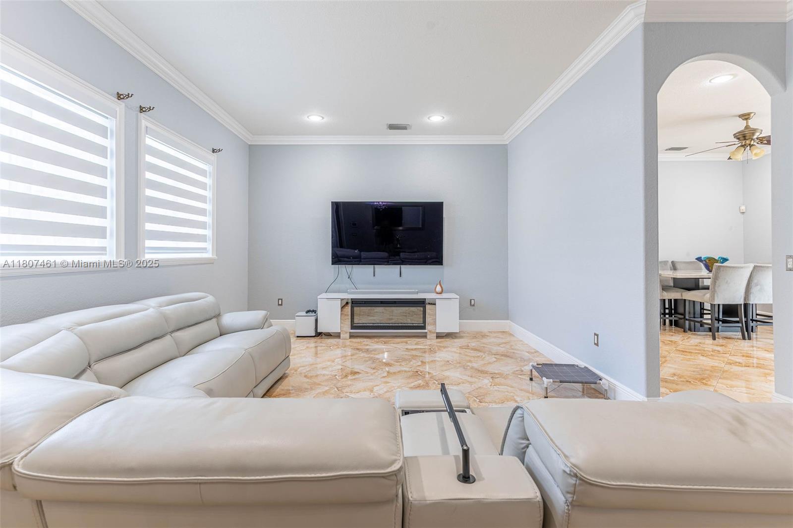 OLD COUNTRY ROAD ESTATES - Residential