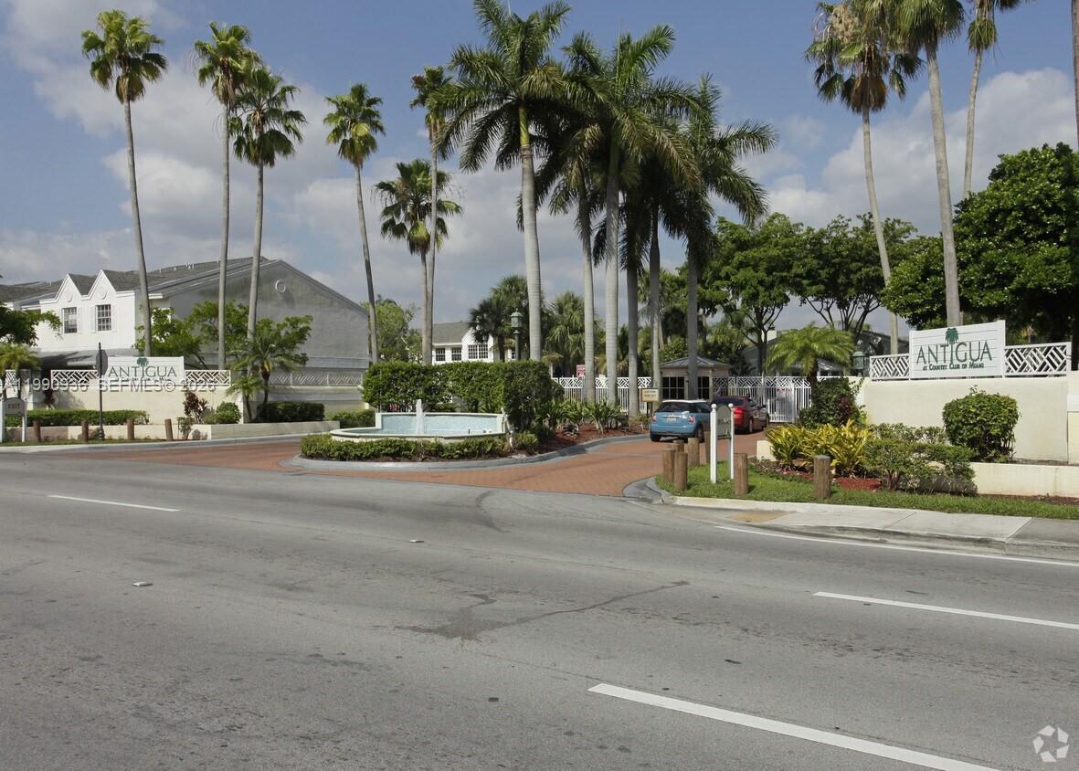 ANTIGUA AT CNTRY CLUBOF M - Residential Lease