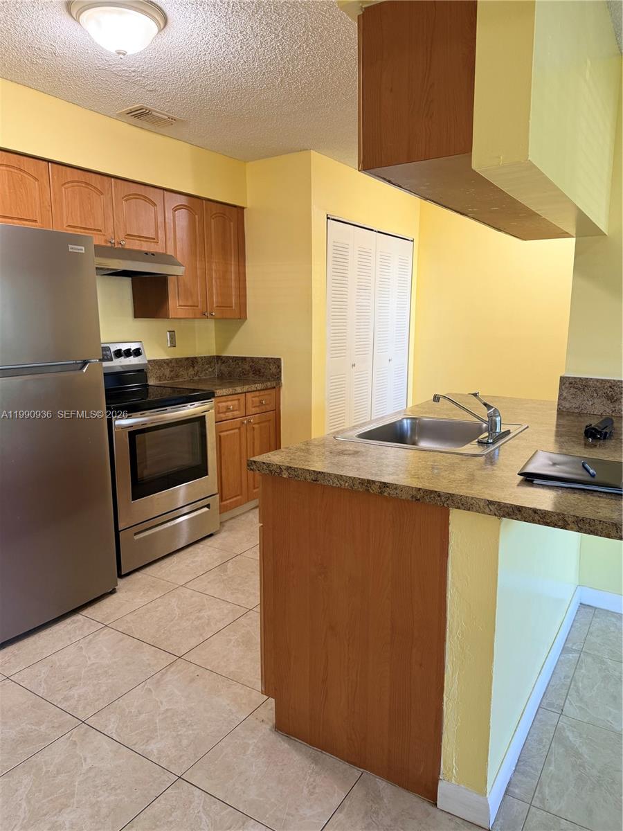 ANTIGUA AT CNTRY CLUBOF M - Residential Lease