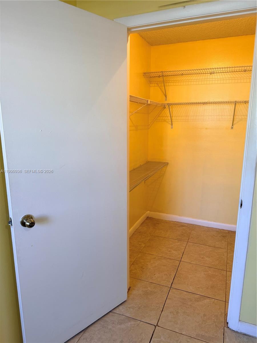 ANTIGUA AT CNTRY CLUBOF M - Residential Lease