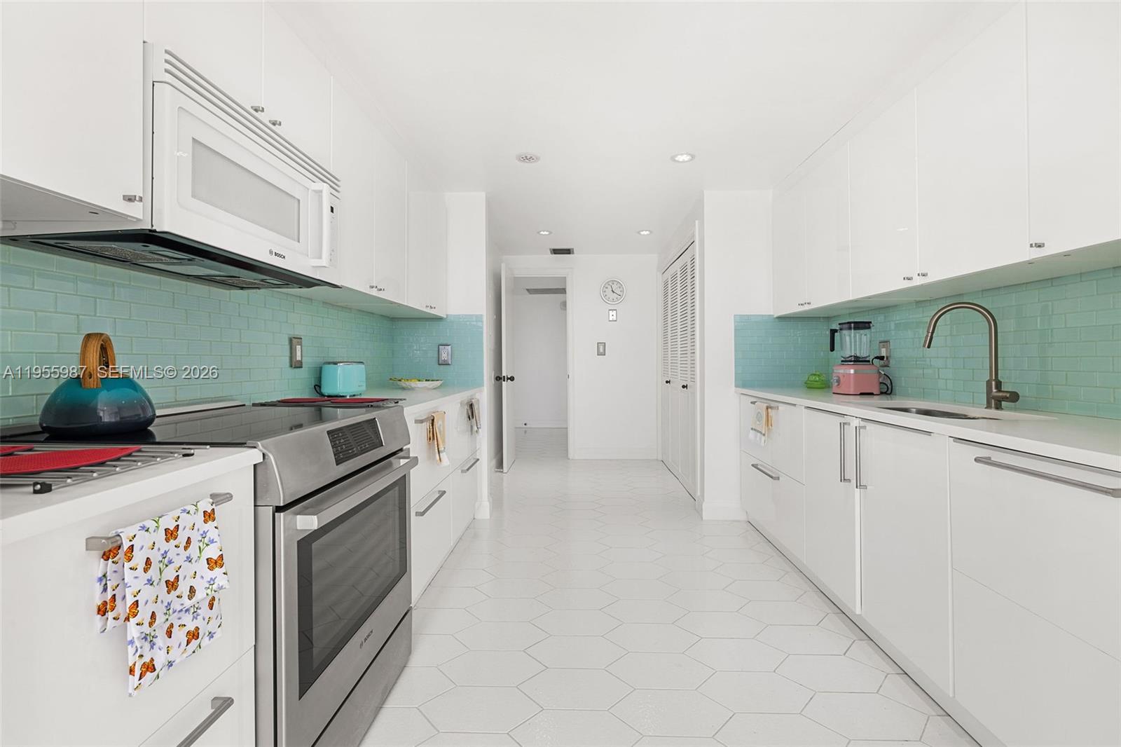 1 Grove Isle Dr A1102