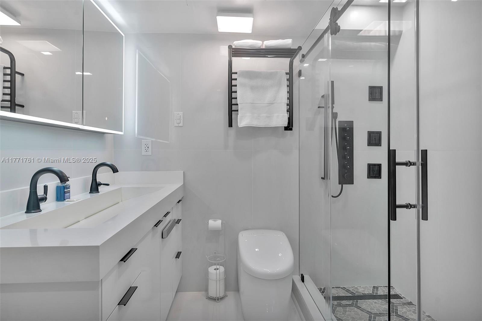 WAVE CONDO - Residential Lease