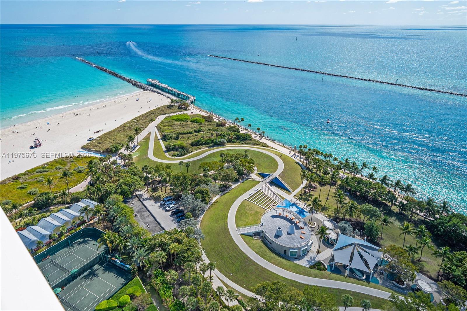 CONTINUUM ON SOUTH BEACH - Residential