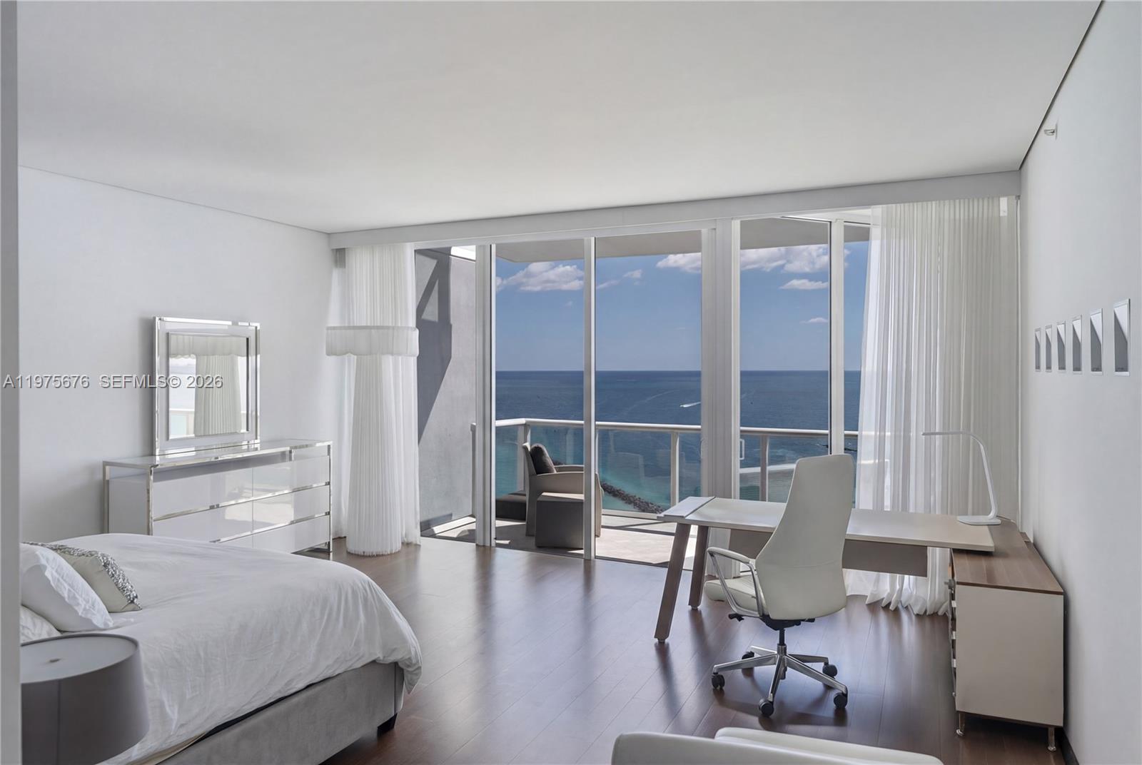 CONTINUUM ON SOUTH BEACH - Residential