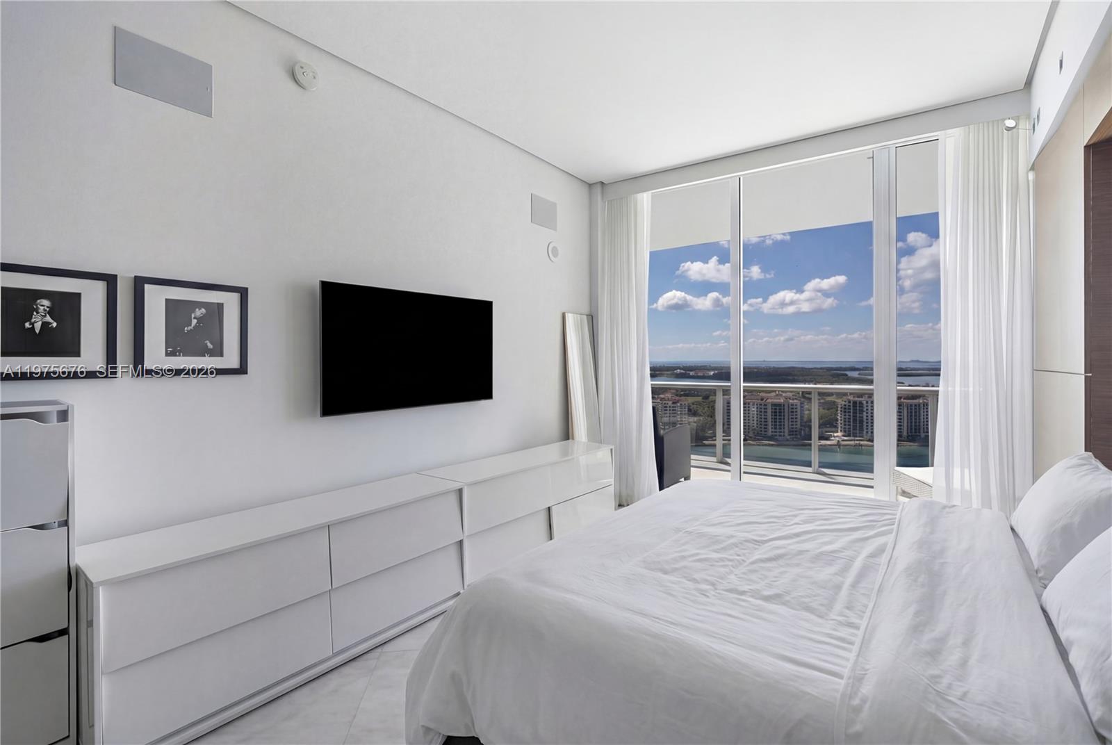 CONTINUUM ON SOUTH BEACH - Residential