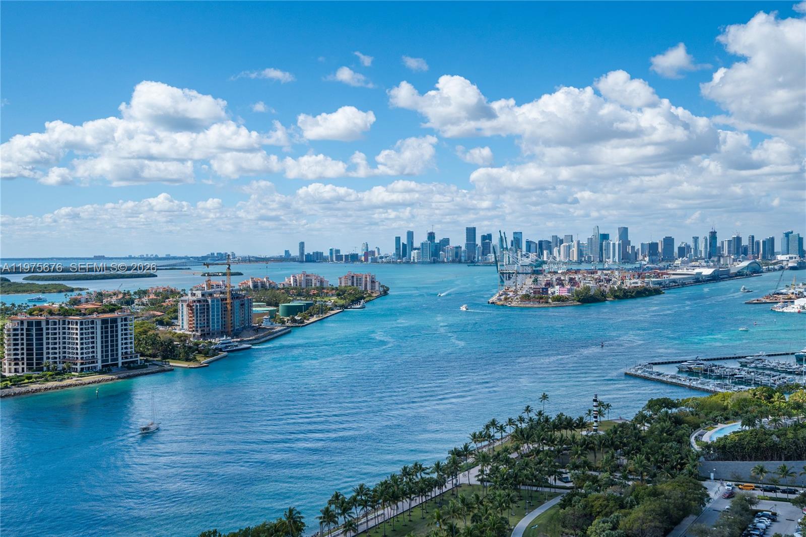 CONTINUUM ON SOUTH BEACH - Residential