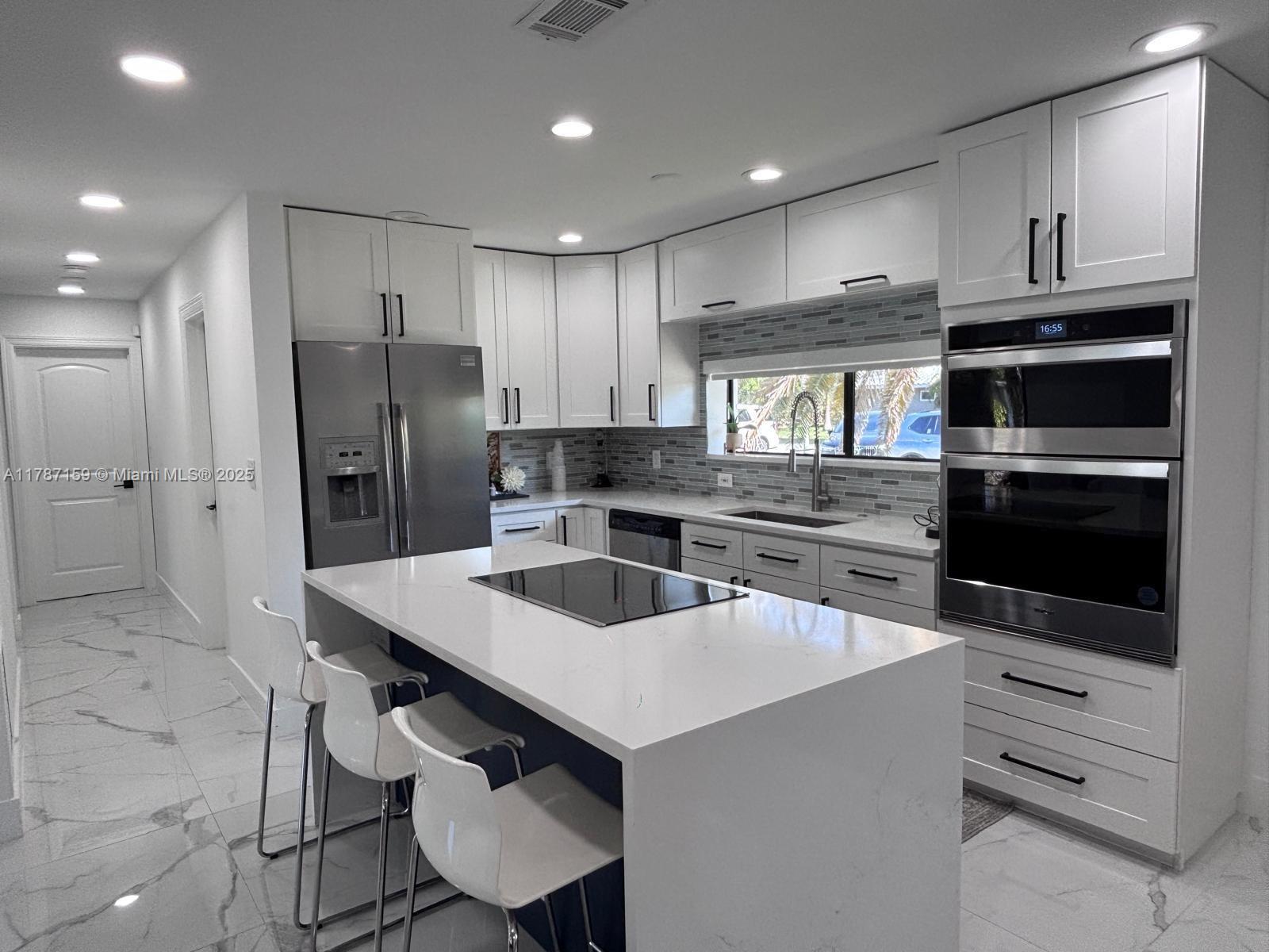 CORAL KEY VILLAS 2ND SEC - Residential