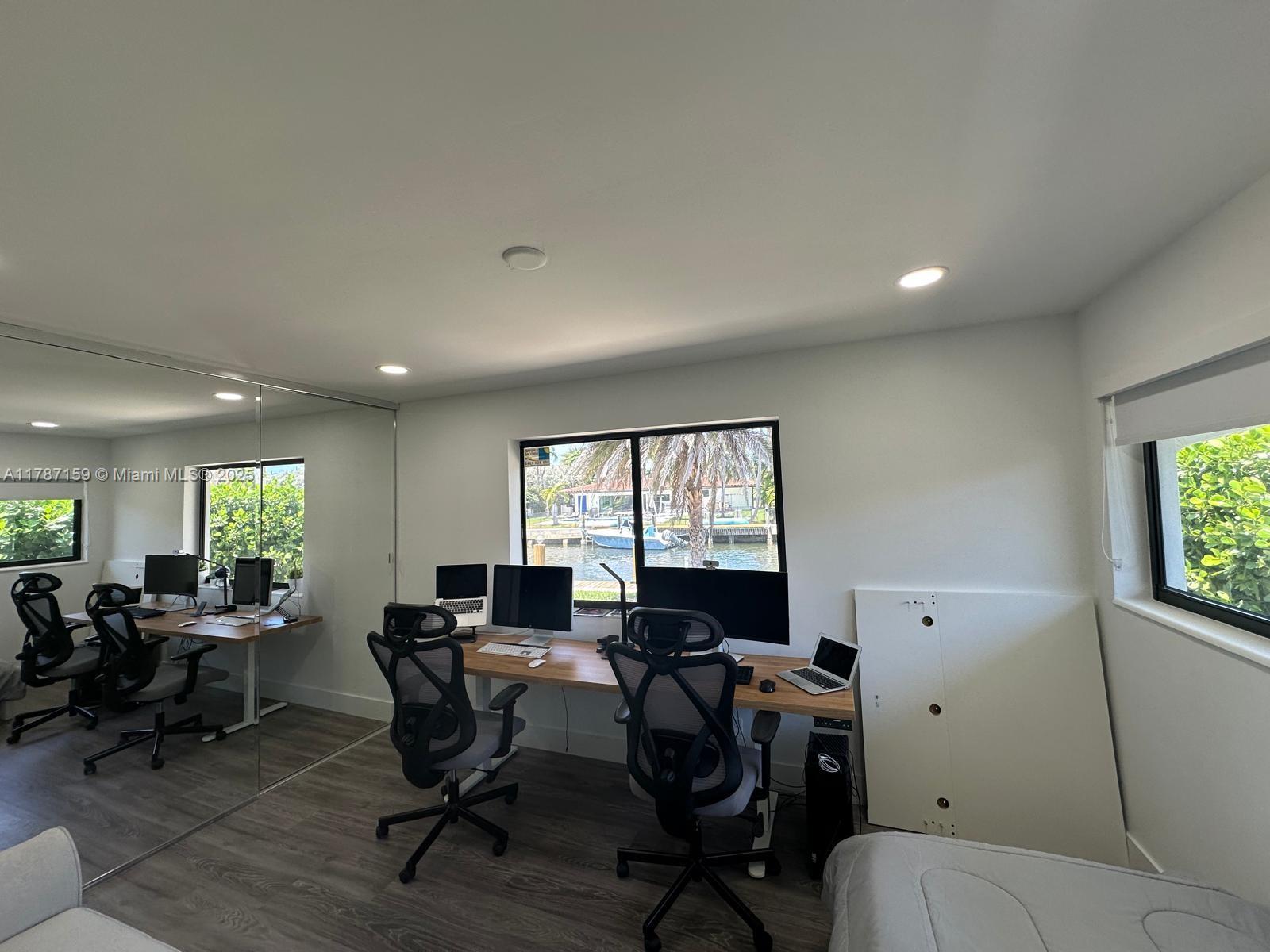 CORAL KEY VILLAS 2ND SEC - Residential