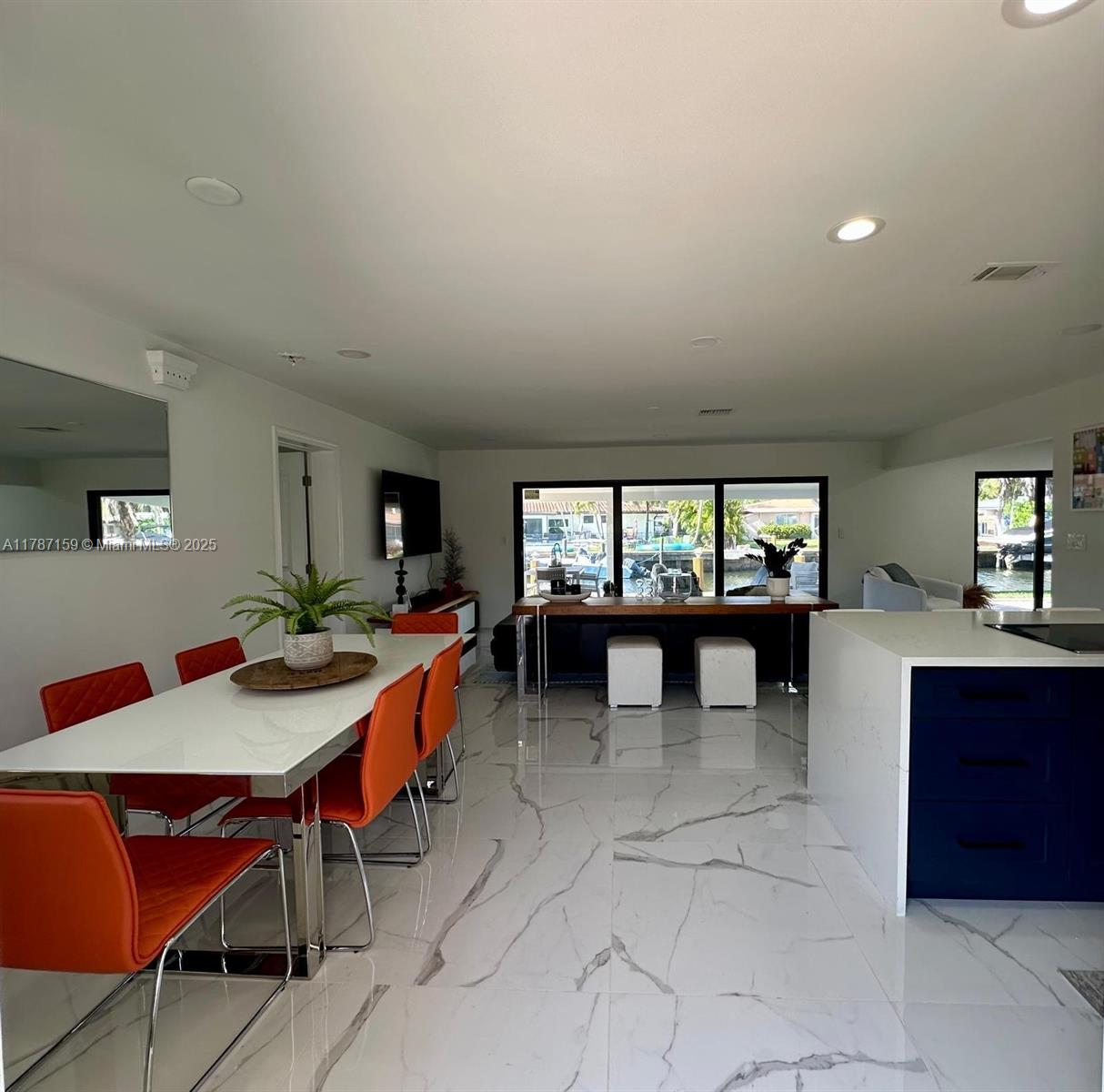 CORAL KEY VILLAS 2ND SEC - Residential