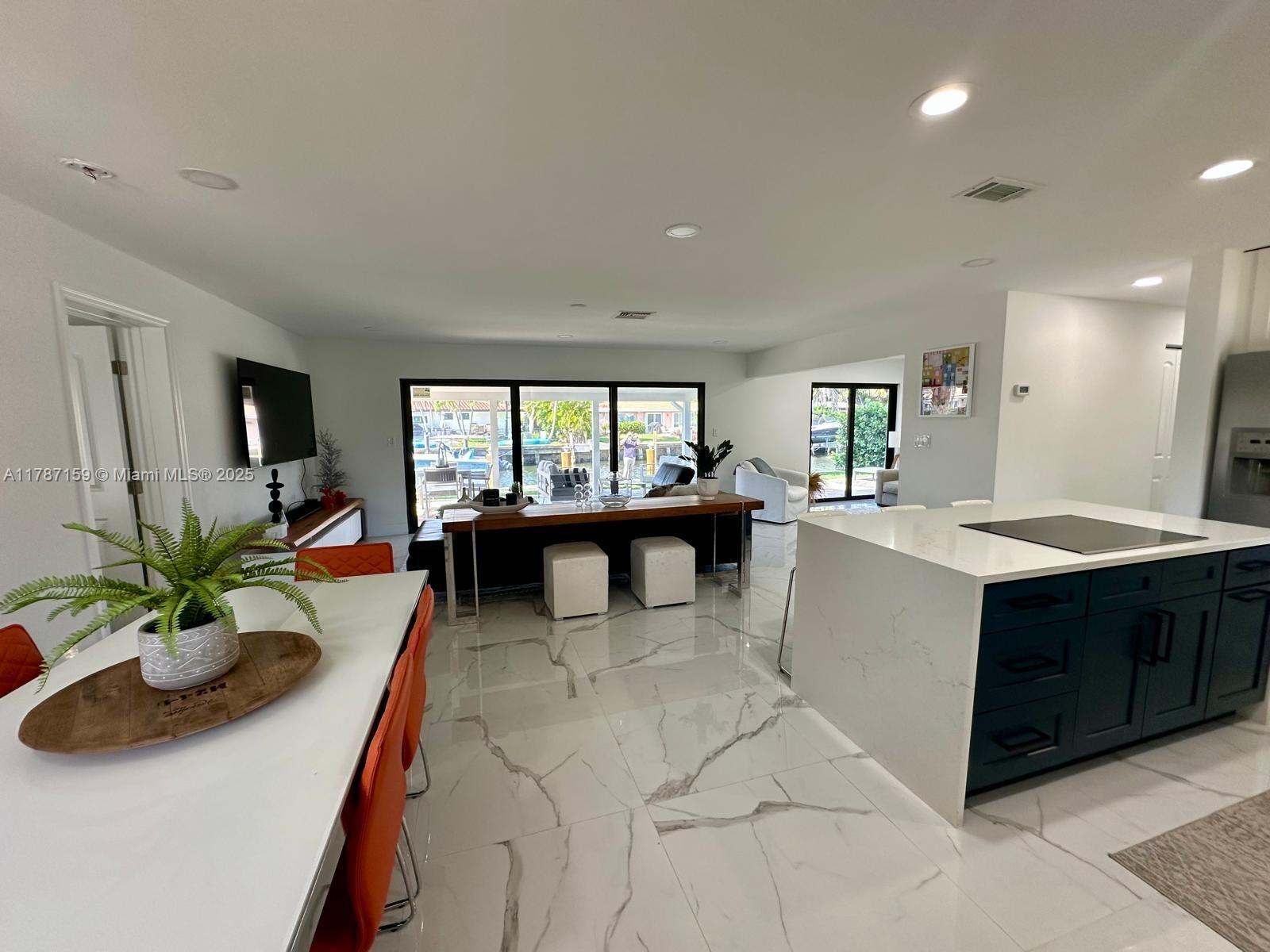 CORAL KEY VILLAS 2ND SEC - Residential