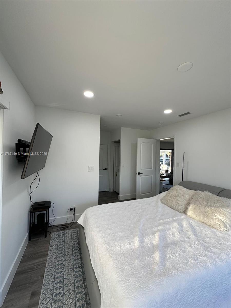 CORAL KEY VILLAS 2ND SEC - Residential