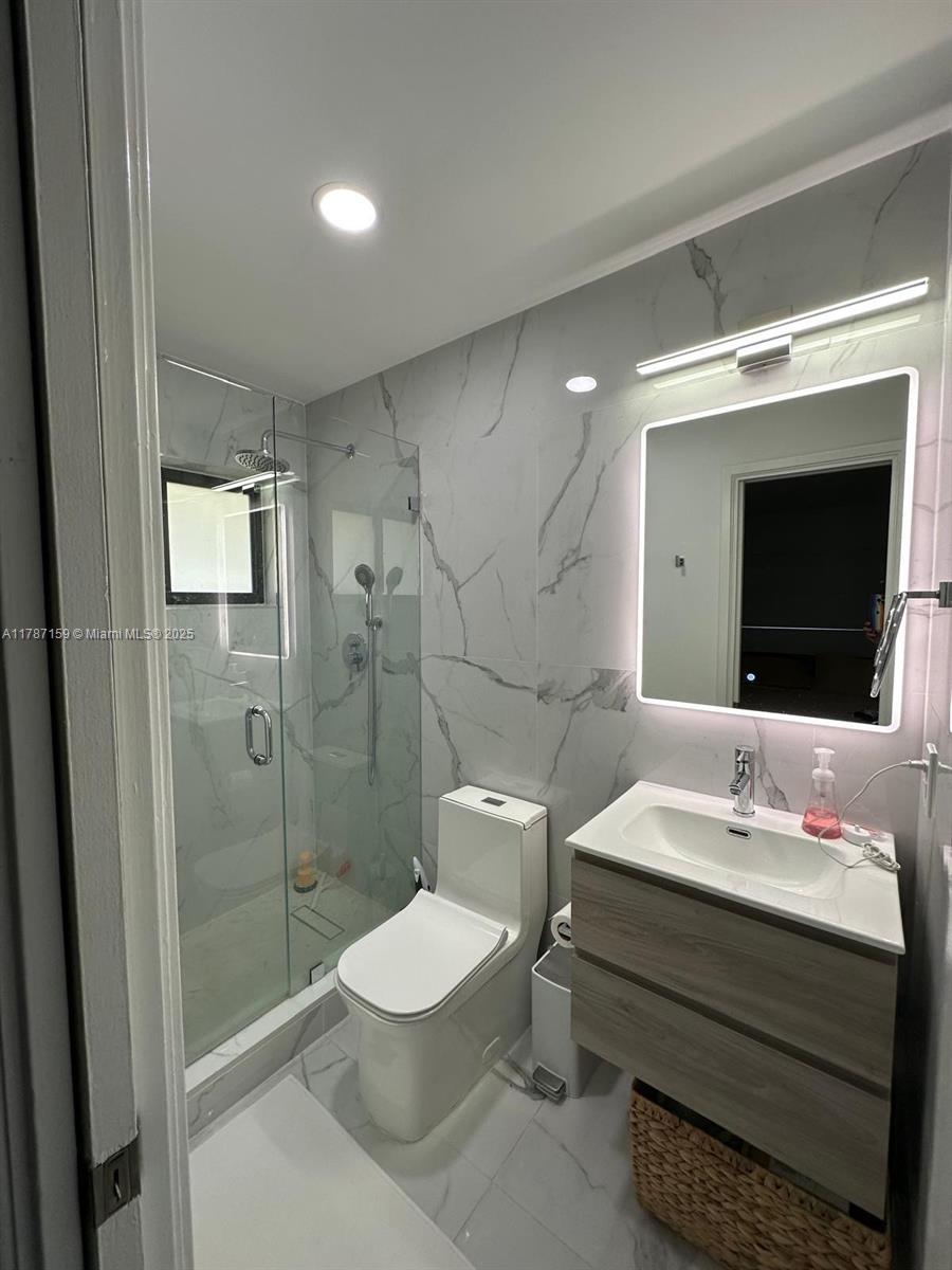 CORAL KEY VILLAS 2ND SEC - Residential