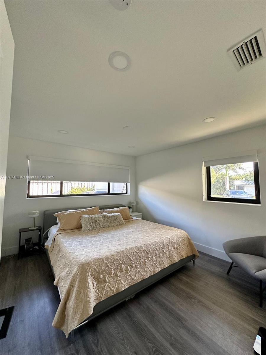 CORAL KEY VILLAS 2ND SEC - Residential