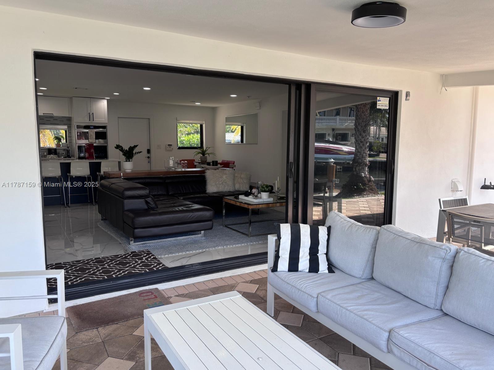 CORAL KEY VILLAS 2ND SEC - Residential