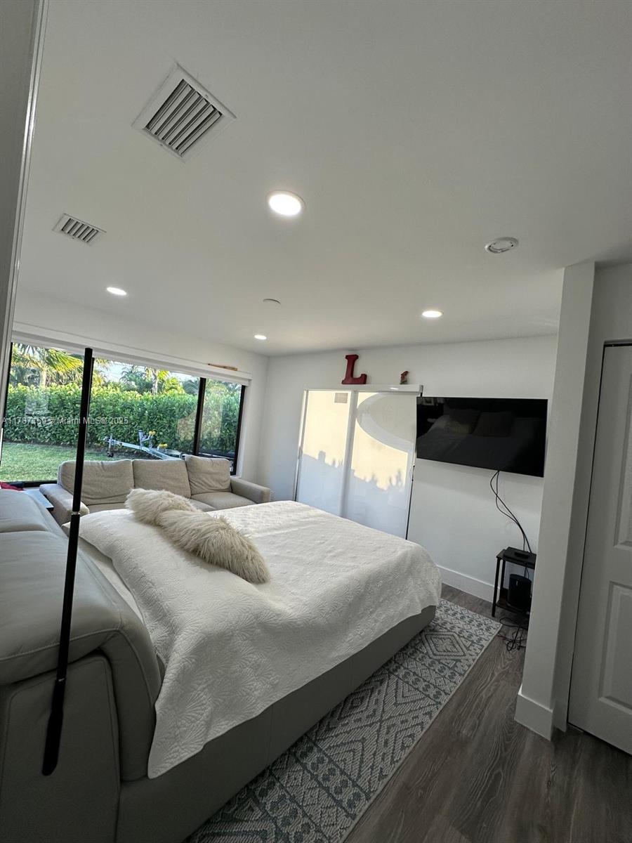 CORAL KEY VILLAS 2ND SEC - Residential