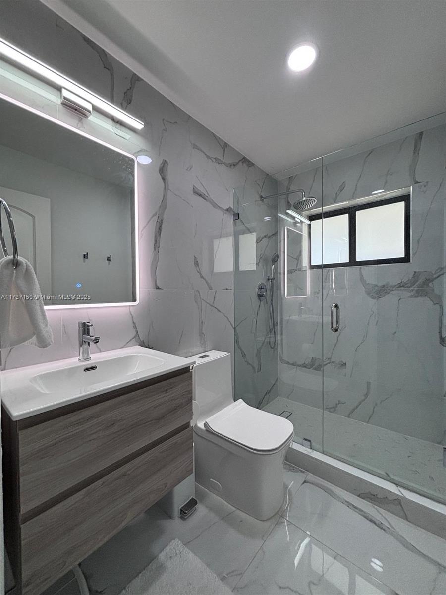 CORAL KEY VILLAS 2ND SEC - Residential