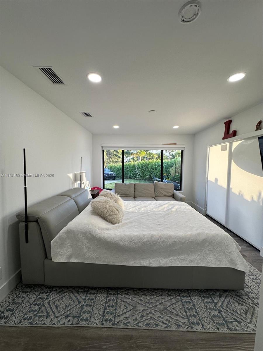 CORAL KEY VILLAS 2ND SEC - Residential