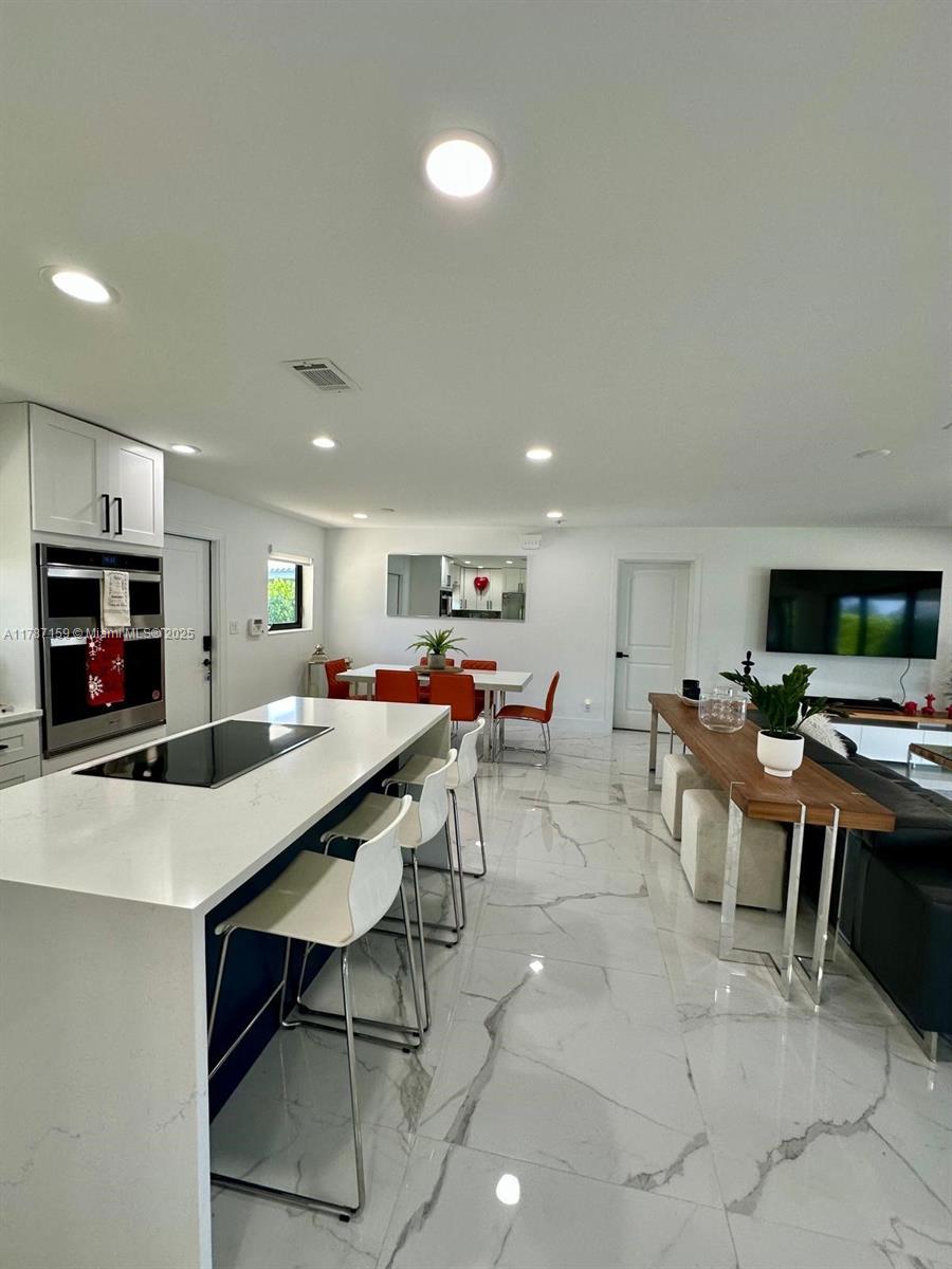 CORAL KEY VILLAS 2ND SEC - Residential