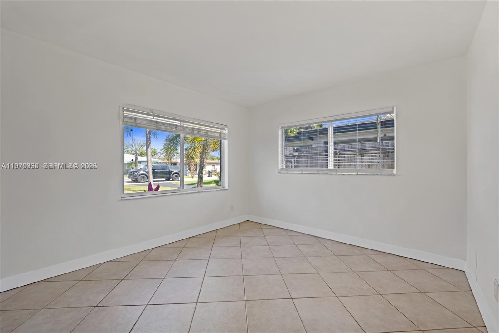 NORTH ANDREWS GARDENS FIR - Residential Lease