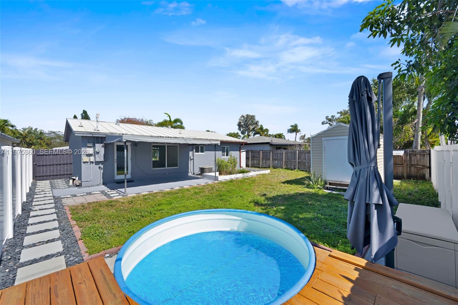 NORTH ANDREWS GARDENS FIR - Residential Lease