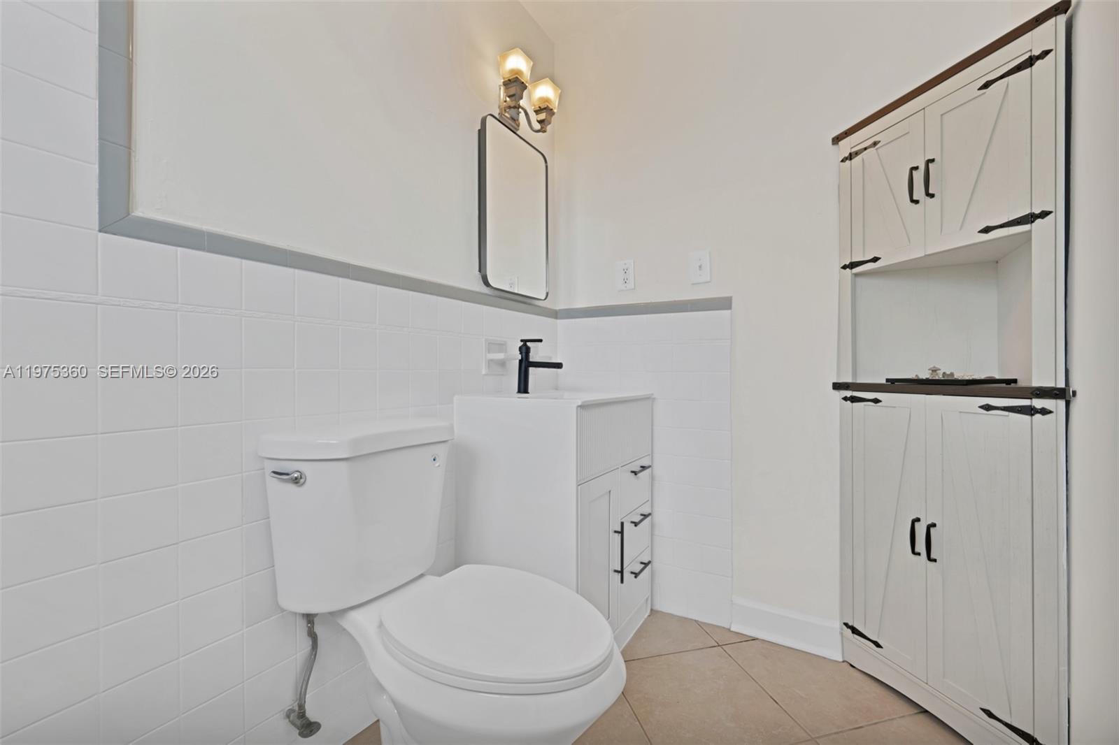 NORTH ANDREWS GARDENS FIR - Residential Lease