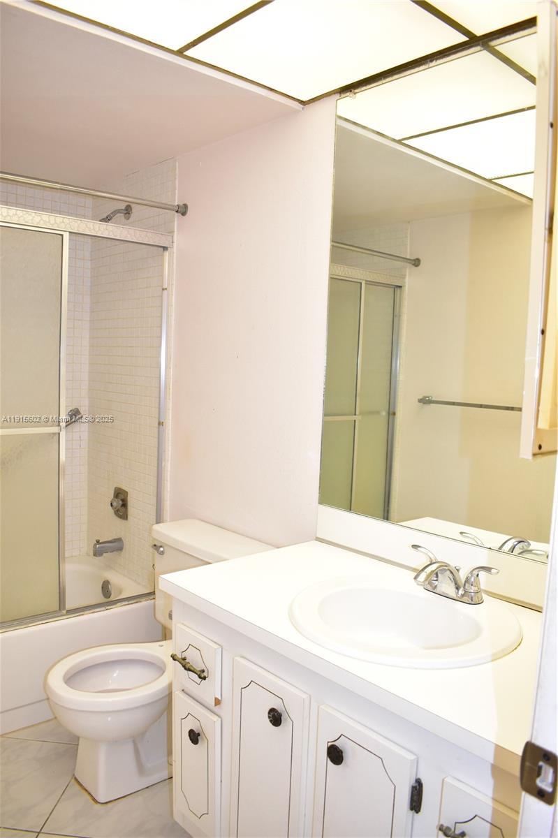 SUNRISE LAKES 135 CONDO - Residential