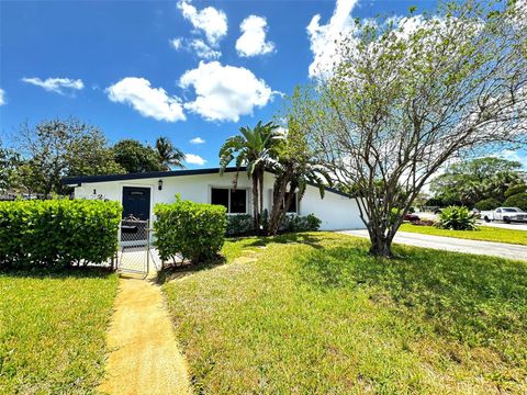 1260 SW 28th Rd, Fort Lauderdale, FL 33312 - #: A11576484